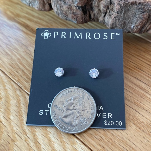 FREE with bundle NWT clear stone stud earrings sterling silver - Picture 3 of 3